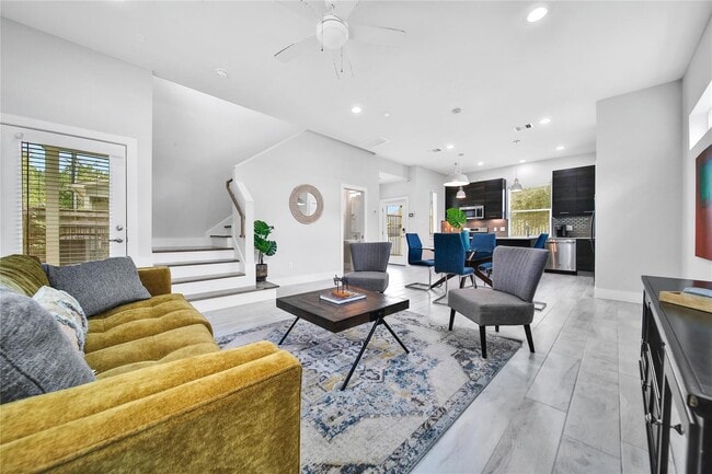 Building Photo - 2314 Gagne St