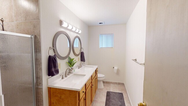 Building Photo - Newly remodeled, fully furnished, 2 bedroo...