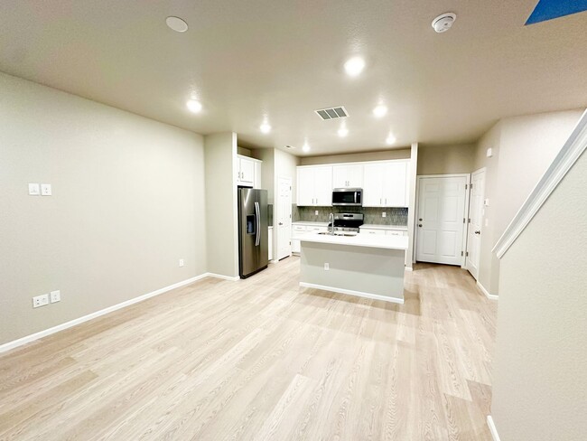 Building Photo - Brand New 3BR in the Brook at Via Varra No...