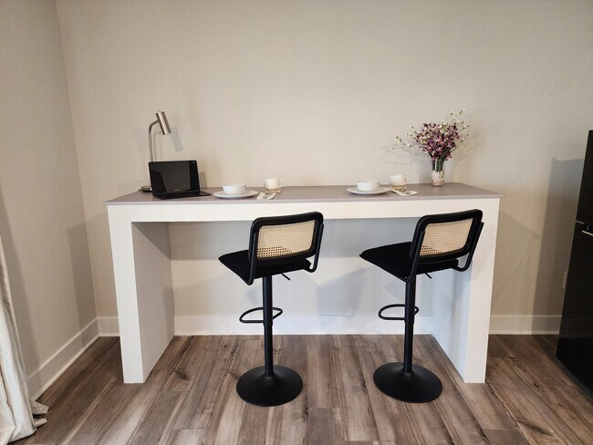 Building Photo - 1803 Tolchester Way