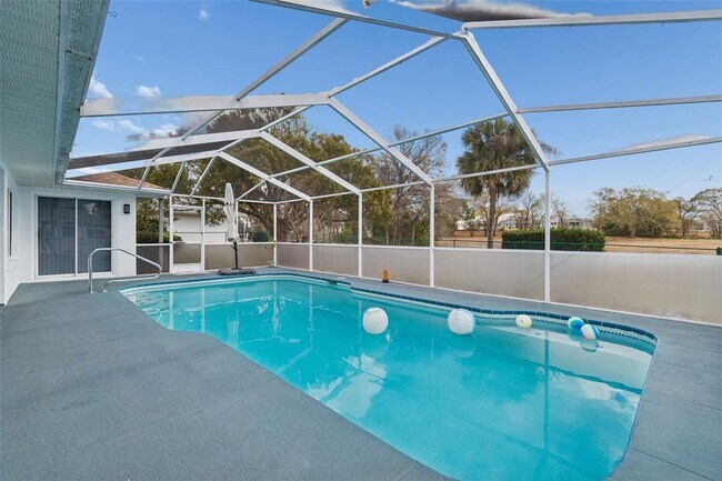 Building Photo - 1062 Greenturf Rd