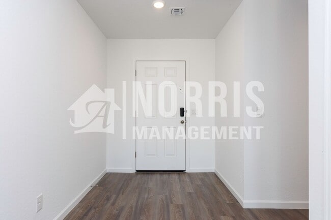 Building Photo - Brand New Beautiful Large Single Story Hom...