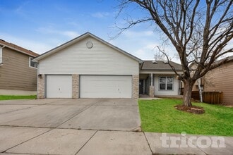 Building Photo - 5950 Fescue Dr