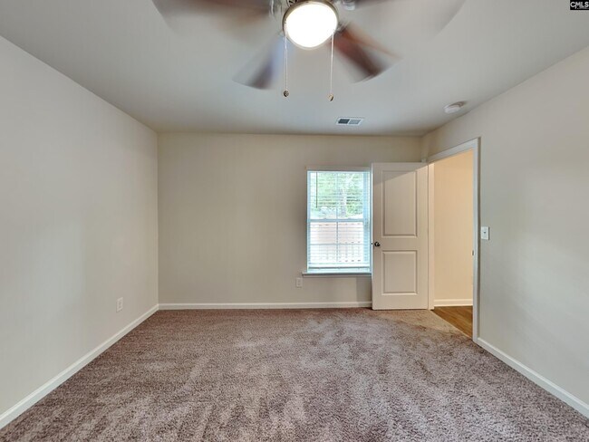 Building Photo - 302 Crooked Pne Ct