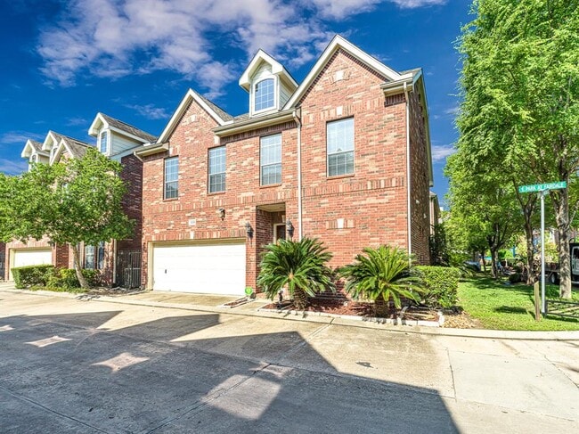 Building Photo - 3006 E Park at Fairdale