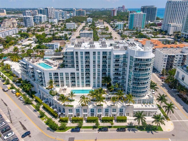 Building Photo - 401 N Birch Rd