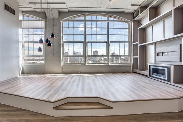 Building Photo - 2600 W 7th St