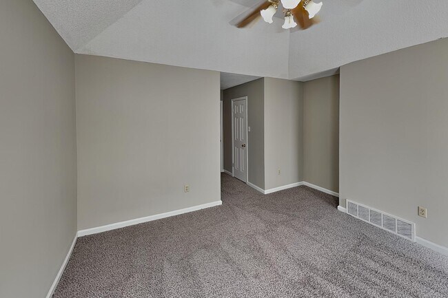 Building Photo - 978 Nolan Ln