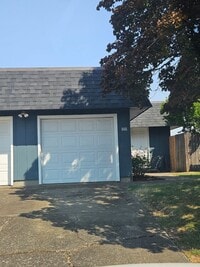 Building Photo - Refurbished and upgraded