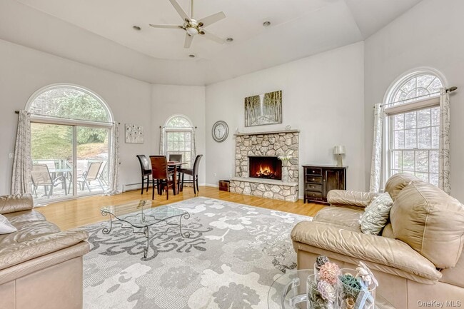 Building Photo - 22 Golden Rd