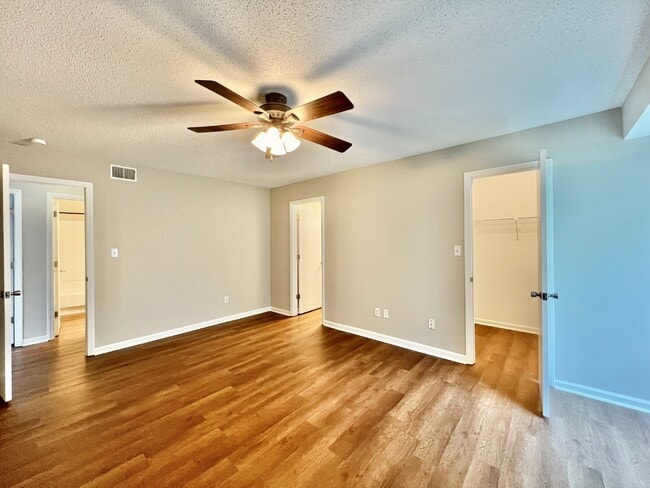 Building Photo - 11084 Harrowfield Rd