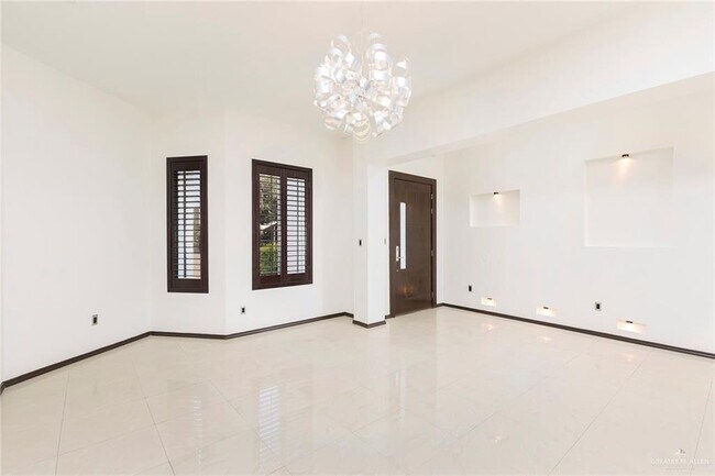 Building Photo - 2037 S 45th St
