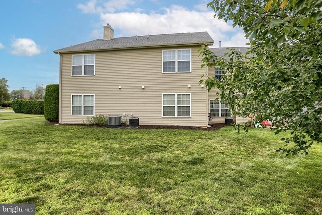 Building Photo - 122 Cardinal Ln