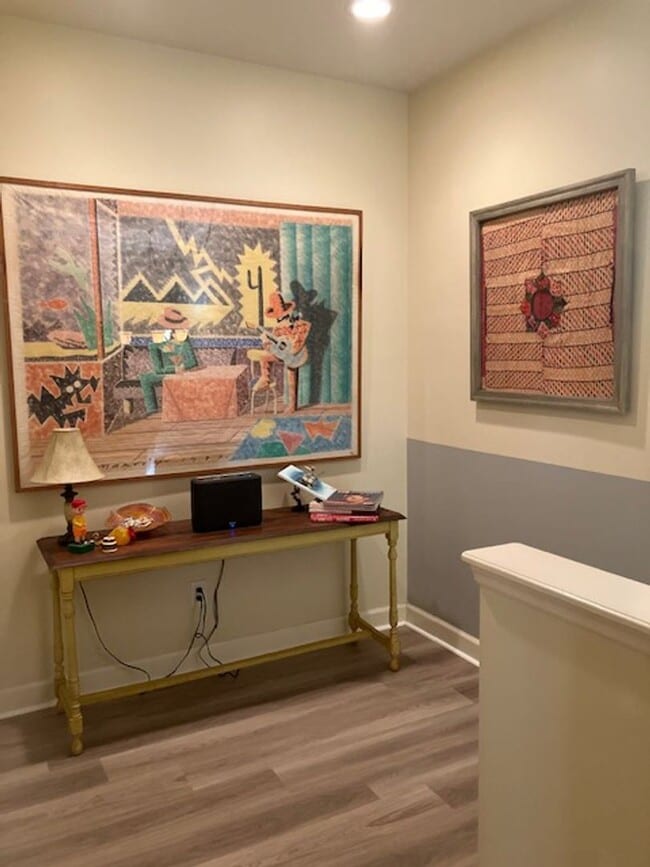 Building Photo - Stunning 3 - Bedroom 2.5 - Bath Townhome -...