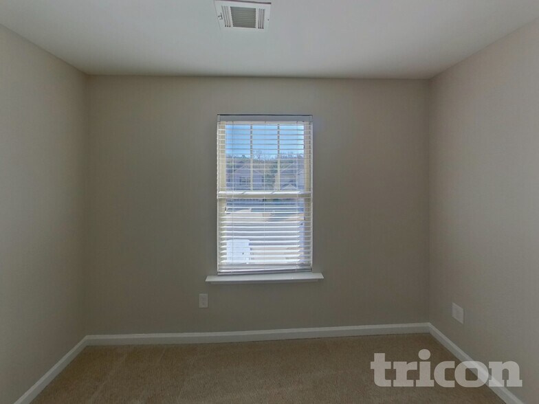 Building Photo - 500 Kirkland Dr