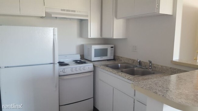 Building Photo - Studio, 1 bath Apartment - 240 Iron Dr