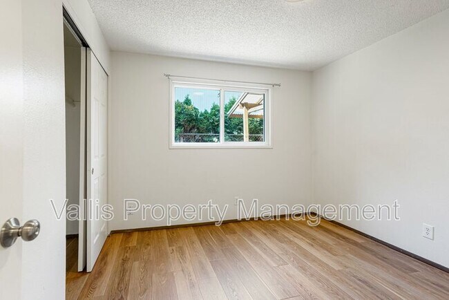 Building Photo - 4828 State St