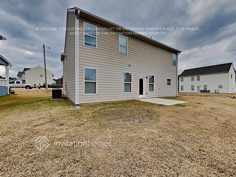 Building Photo - 35 Lantana Crossing