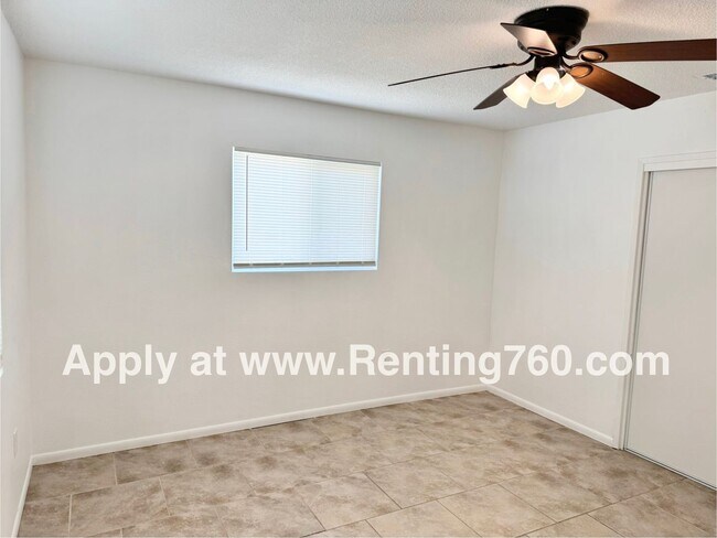Building Photo - Charming 2 Bed 1 Bath Home with Spacious Y...