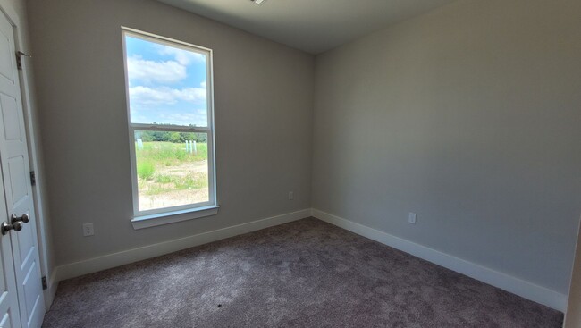 Building Photo - Brand New in Zachary!
