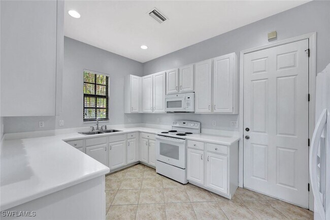 Building Photo - 1126 Medan Ct N