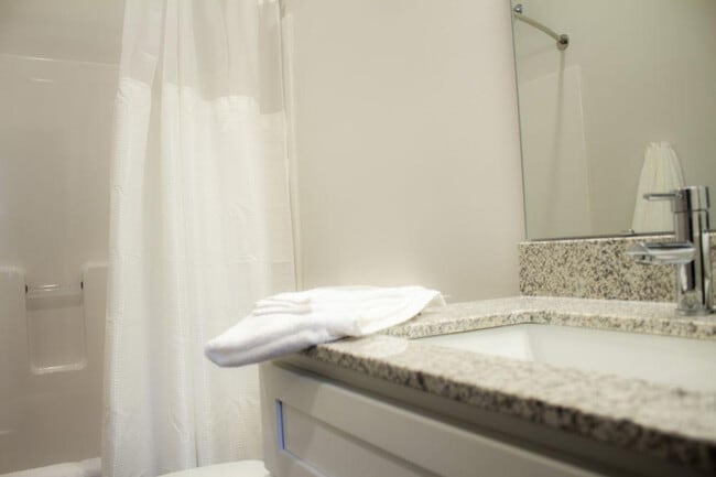 Building Photo - 1439 N Telluride St