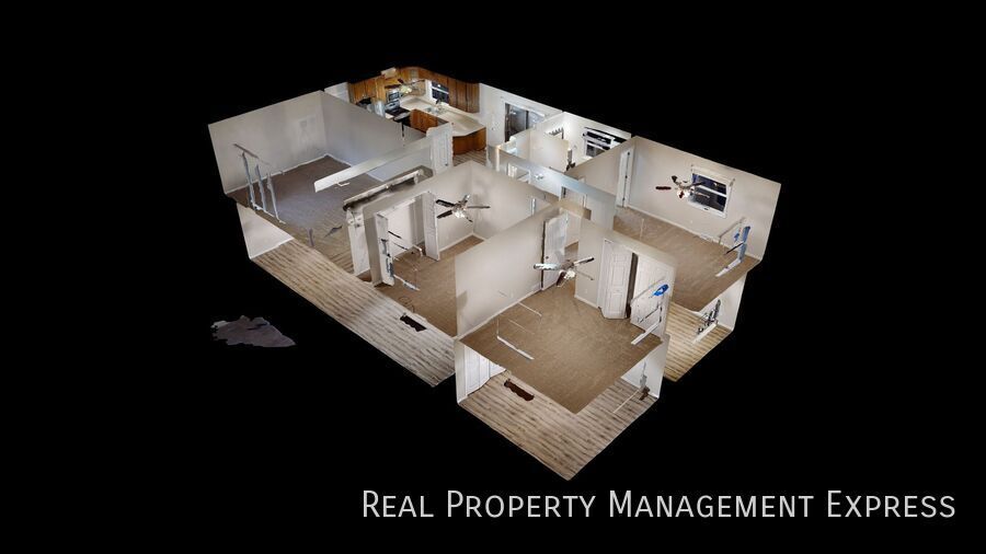 Building Photo - Newly Renovated 5 Bed Home w/ 2-Stall Garage