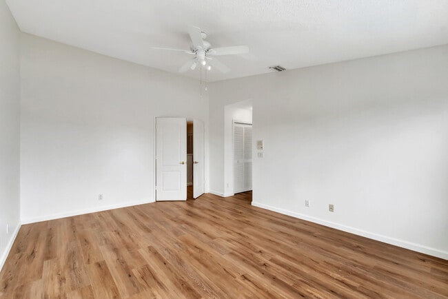 Building Photo - 8895 Sonoma Lake Blvd