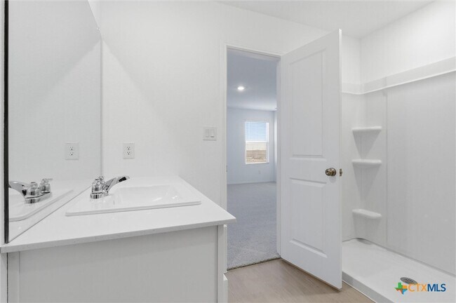 Building Photo - 310 Trinity River Holw