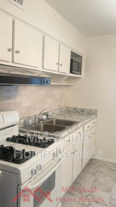 Building Photo - 1076 Dora Cove