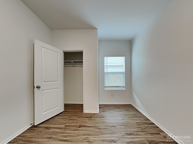 Building Photo - 179 Mica Trl