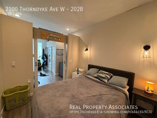 Building Photo - 2100 Thorndyke Ave W