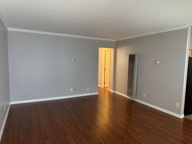Building Photo - 3686 Third Avenue
