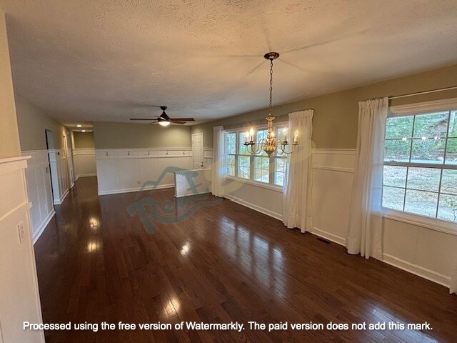 Building Photo - 201 Camellia Way