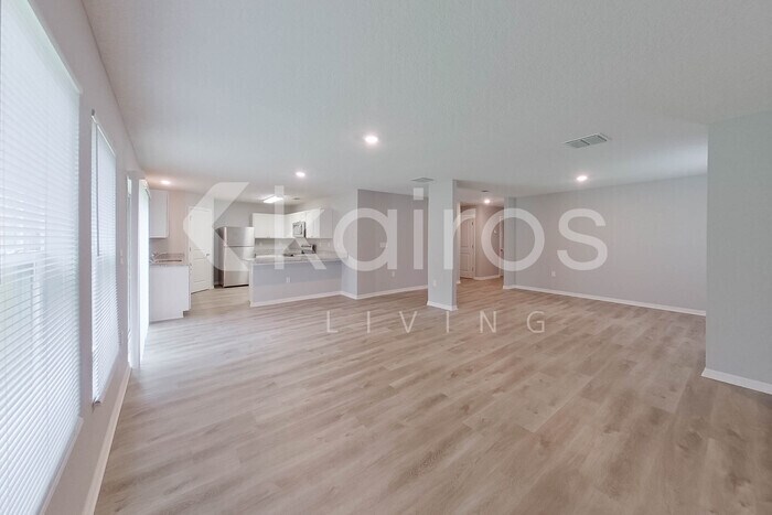 Building Photo - 11185 N Balboa Terrace