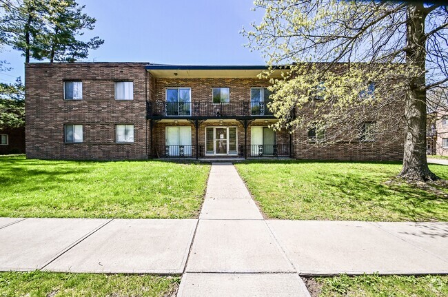 Building Photo - South Green Fields