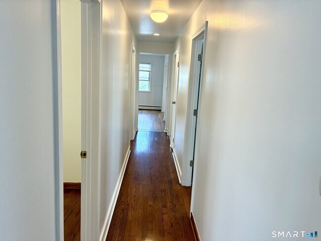 Building Photo - 658 Beechmont Ave