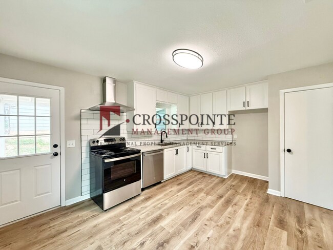 Building Photo - Newly Renovated 3 Bedroom 1 Bathroom Home!
