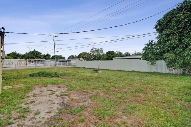 Building Photo - 1300 NW 87th St