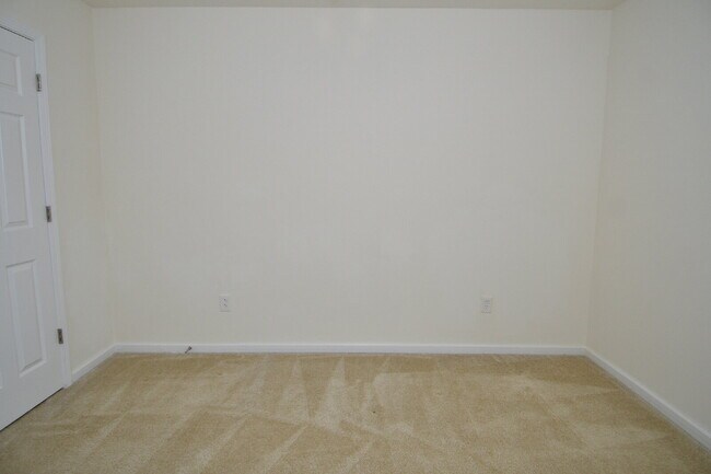 Building Photo - Spacious 5-bedroom, 3 full bath home in the Greenwood/Clark Pleasant area