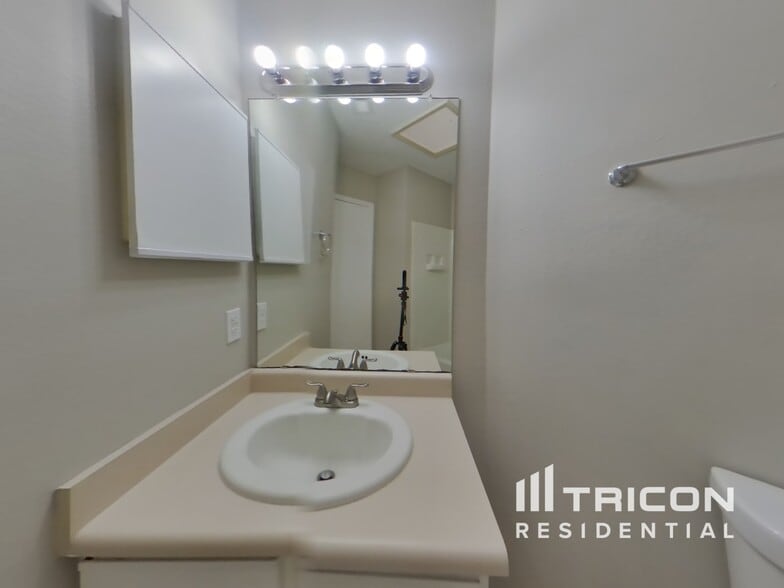 Building Photo - 540 Sedona Meadows Dr NE