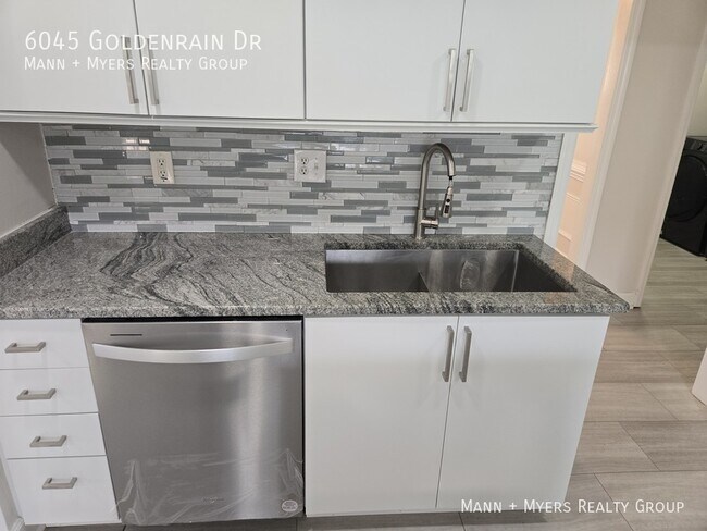 Building Photo - 6045 Goldenrain Dr