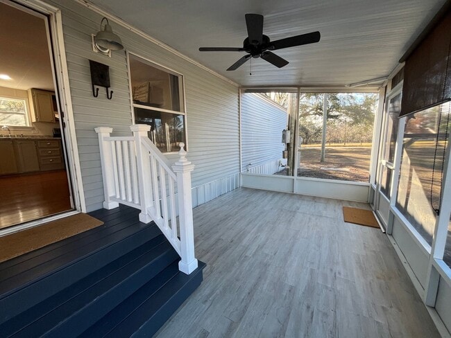 Building Photo - Newly renovated 3 Bedroom, 2 Bathroom Manufactured Home Just outside of Live Oak