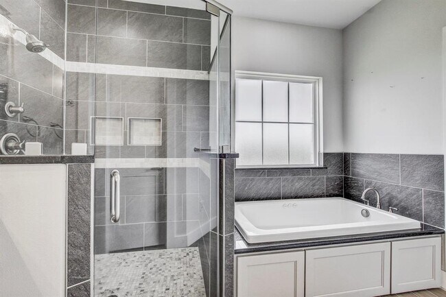 Building Photo - 109 Les Ln