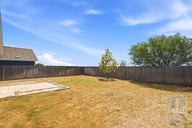 Building Photo - 612 Clear Sky Dr
