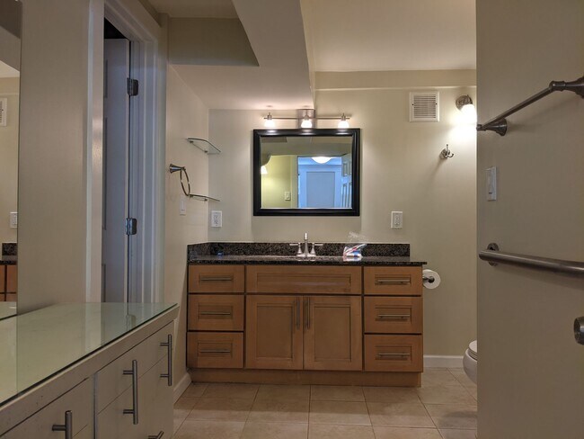 Building Photo - 1192 Page St