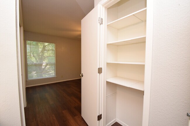 Building Photo - 10811 Lanshire Dr