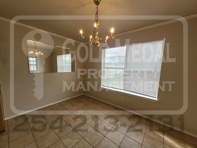 Building Photo - Charming 4-Bed, 2-Bath now available for r...