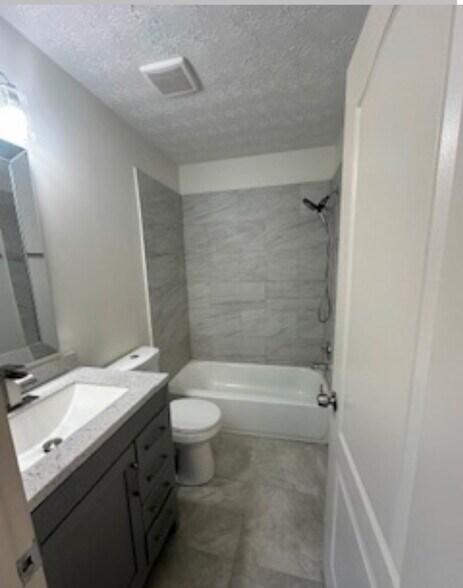 Building Photo - 3022 Fields Dr