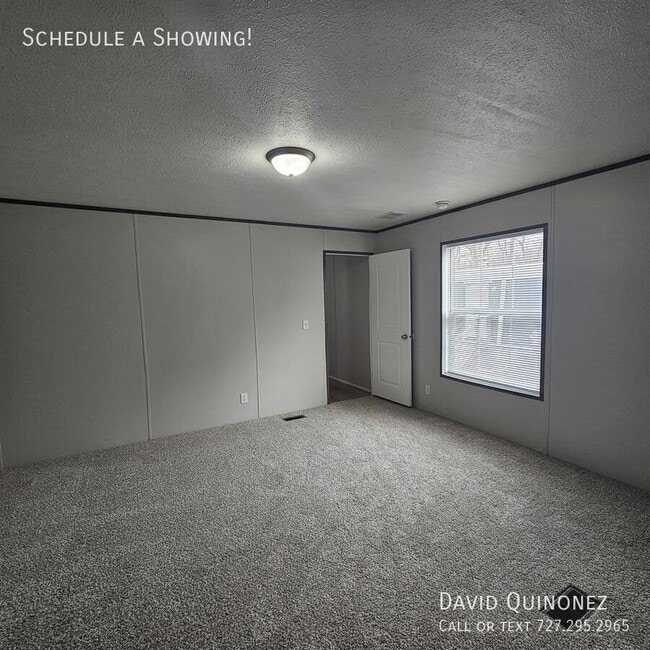 Building Photo - 2737 W Washington Center Rd